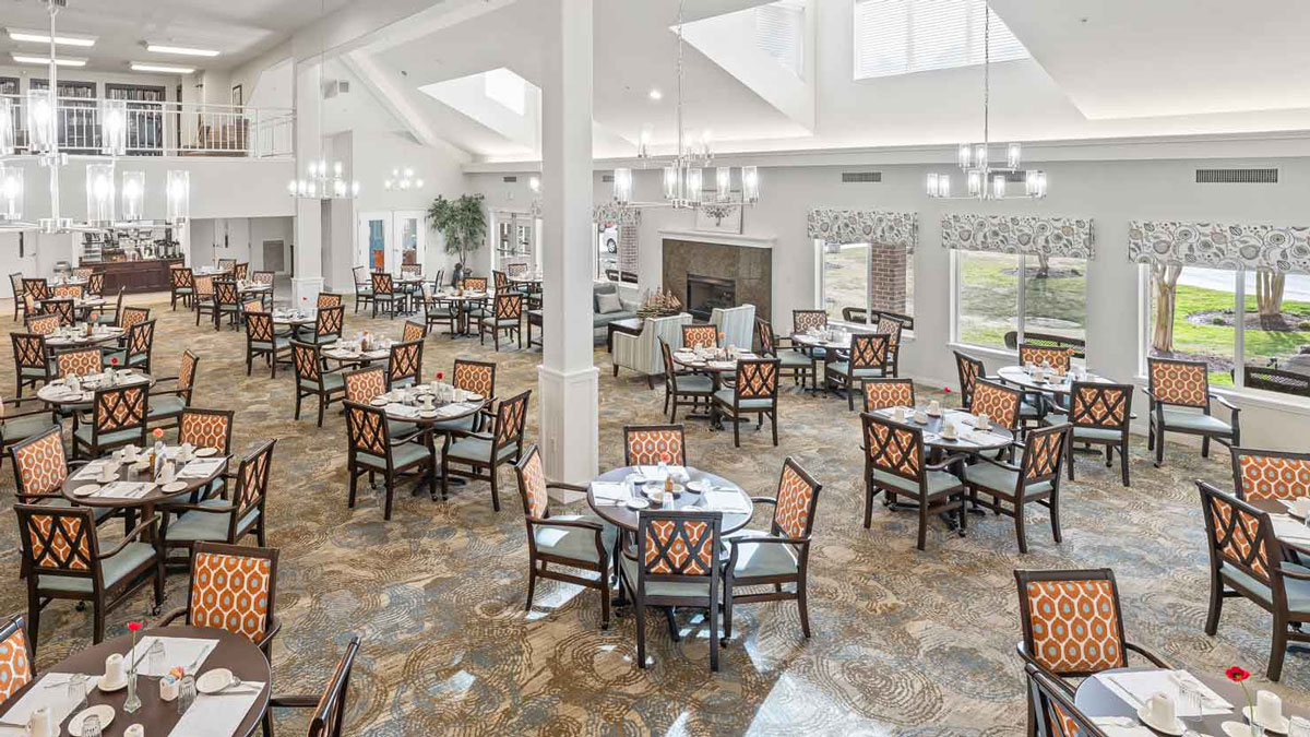 The dining room at Colonial Harbor set for mealtime