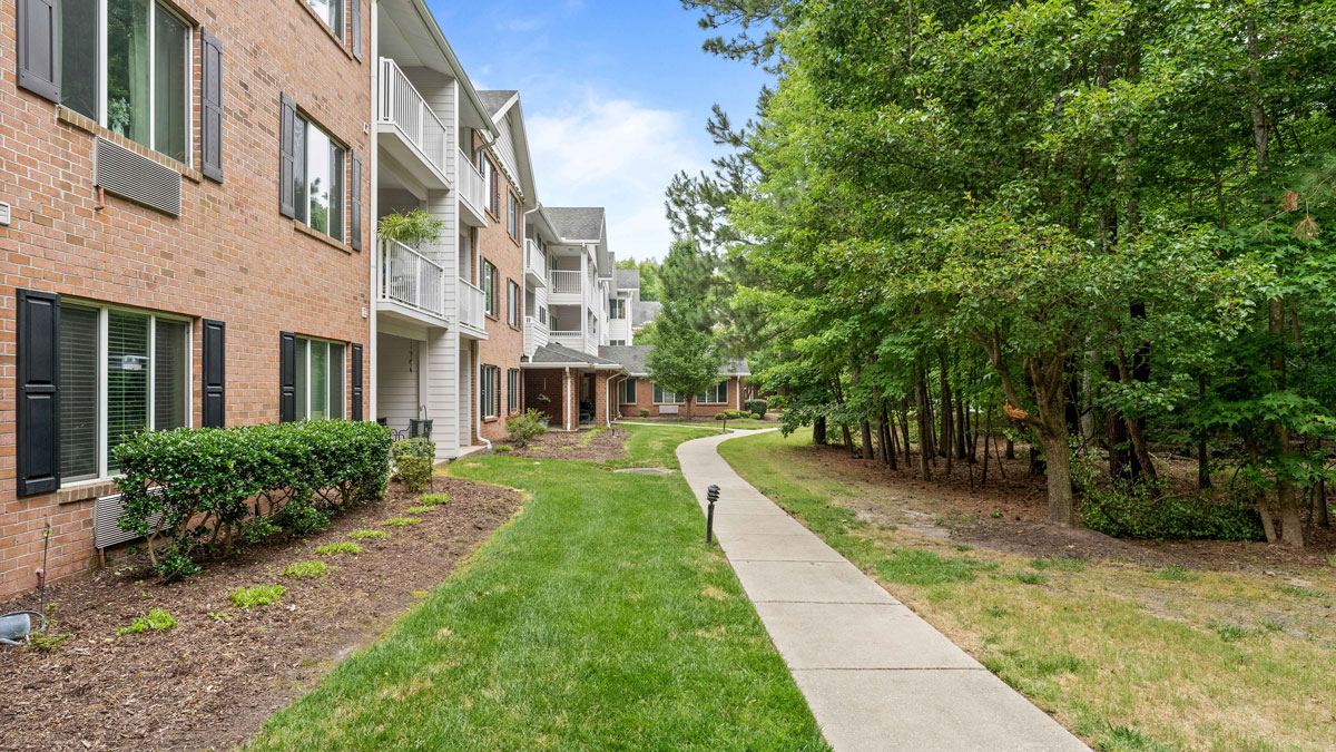 Exterior view of Colonial Harbor Gracious Retirement Living