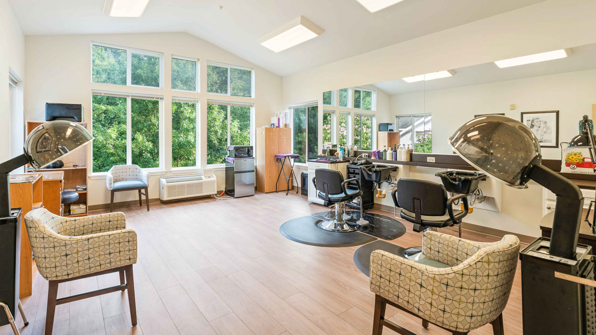 The beauty salon at Colonial Harbor