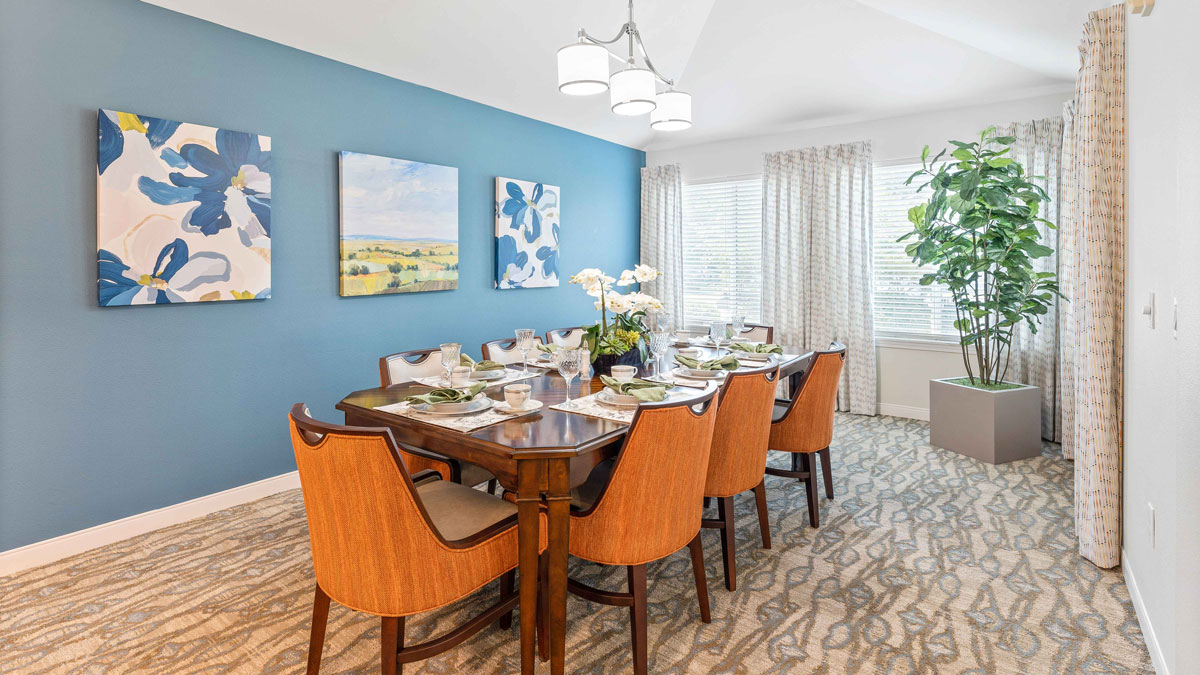 The dining room at Colonial Harbor